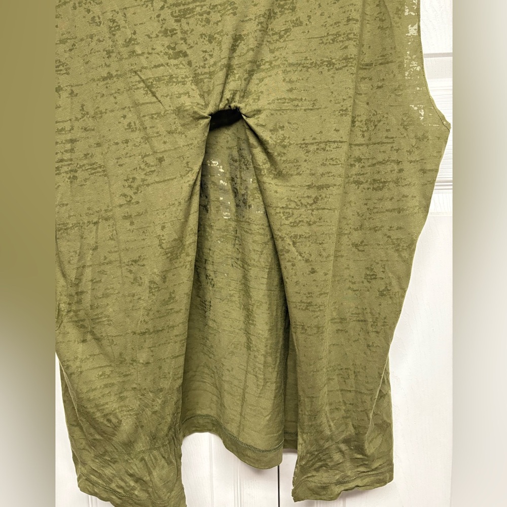 Zumba Fitness Olive Tank with Bold Print XL - Picture 6 of 6
